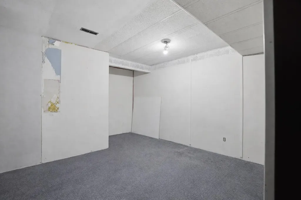 100 Pennsylvania Road SE Calgary AB T2A4Y8