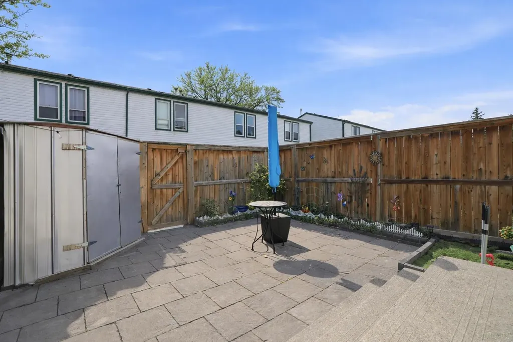 100 Pennsylvania Road SE Calgary AB T2A4Y8