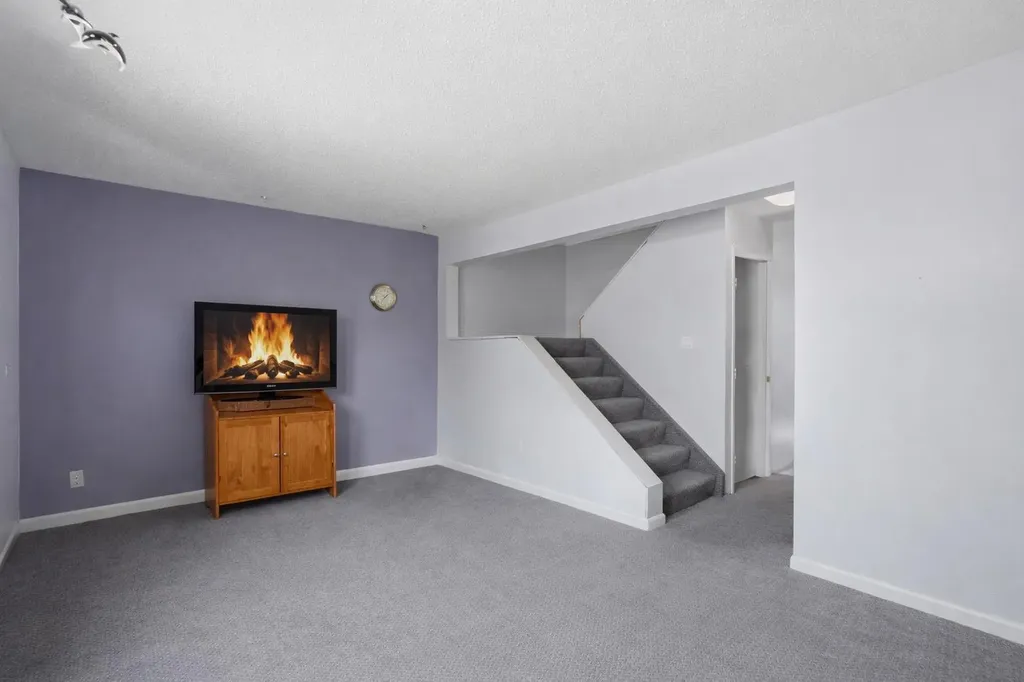 100 Pennsylvania Road SE Calgary AB T2A4Y8