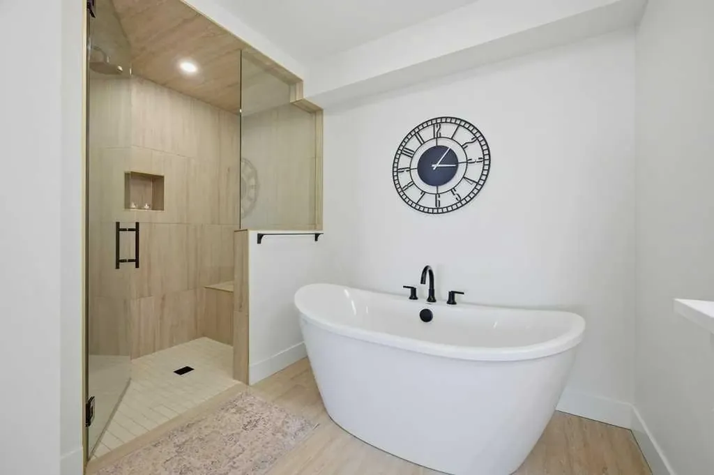 15 Cougar Ridge Landing SW Calgary AB T3H 6C3