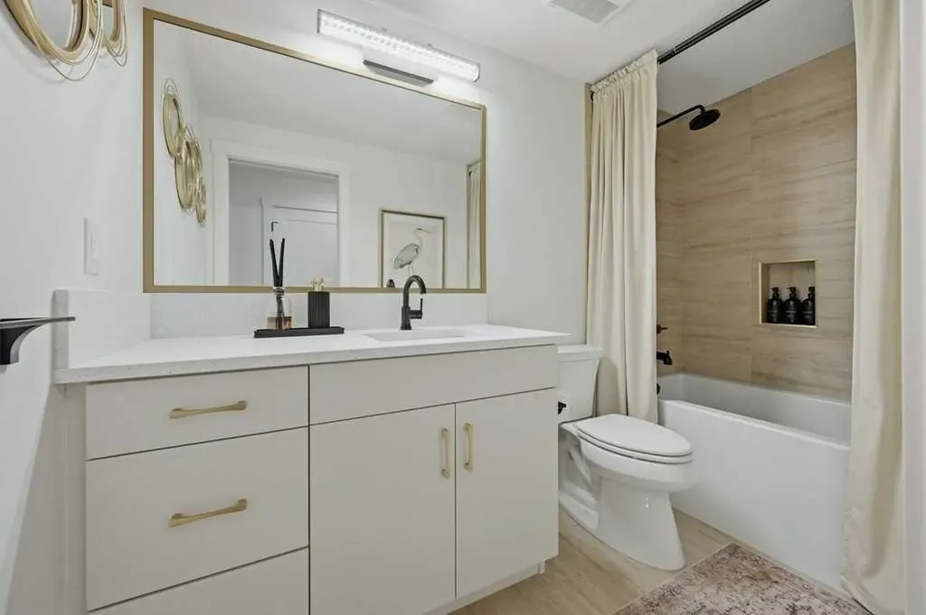 15 Cougar Ridge Landing SW Calgary AB T3H 6C3