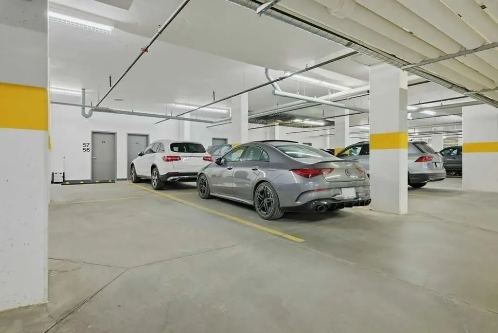 15 Cougar Ridge Landing SW Calgary AB T3H 6C3