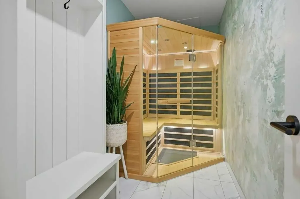 15 Cougar Ridge Landing SW Calgary AB T3H 6C3