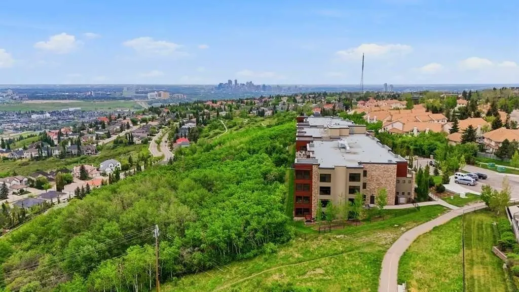 15 Cougar Ridge Landing SW Calgary AB T3H 6C3