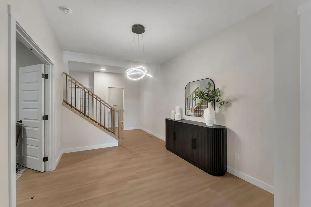 445 Lewiston Landing NE Calgary AB T3P 0T7