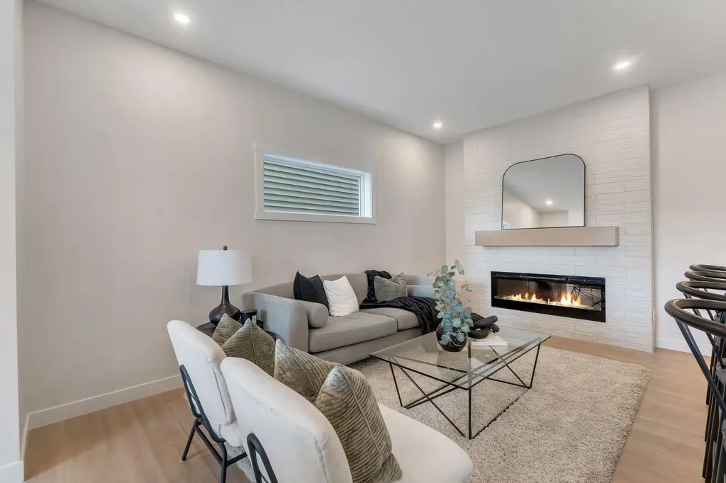 445 Lewiston Landing NE Calgary AB T3P 0T7