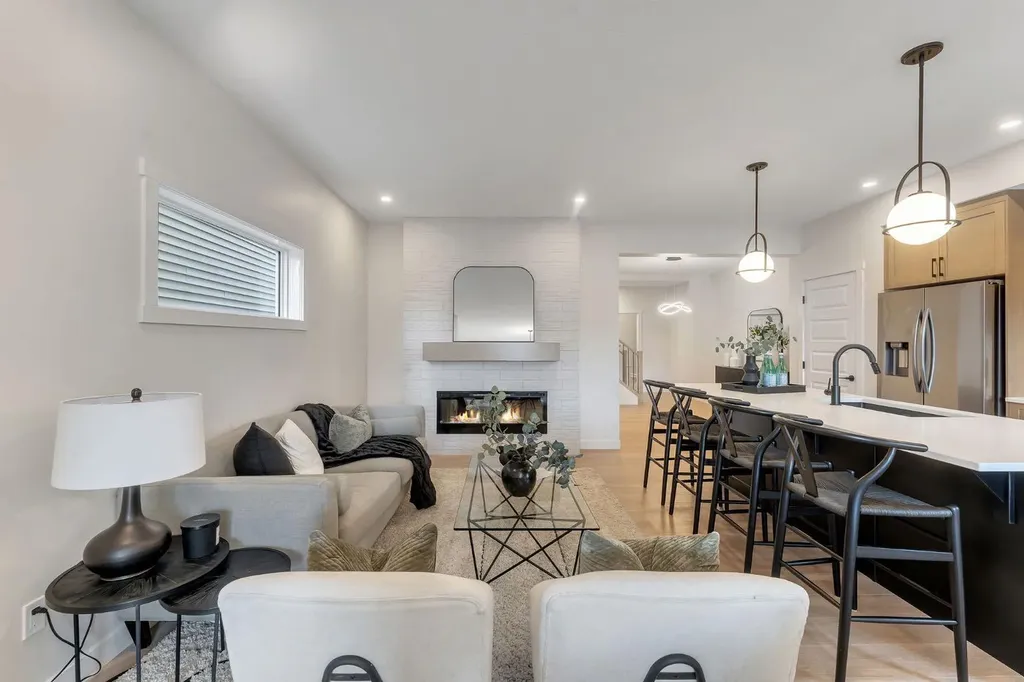 445 Lewiston Landing NE Calgary AB T3P 0T7