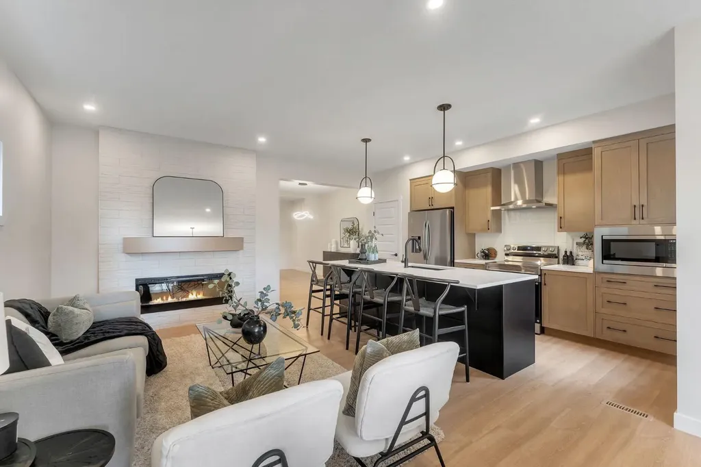 445 Lewiston Landing NE Calgary AB T3P 0T7