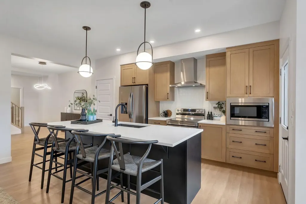 445 Lewiston Landing NE Calgary AB T3P 0T7