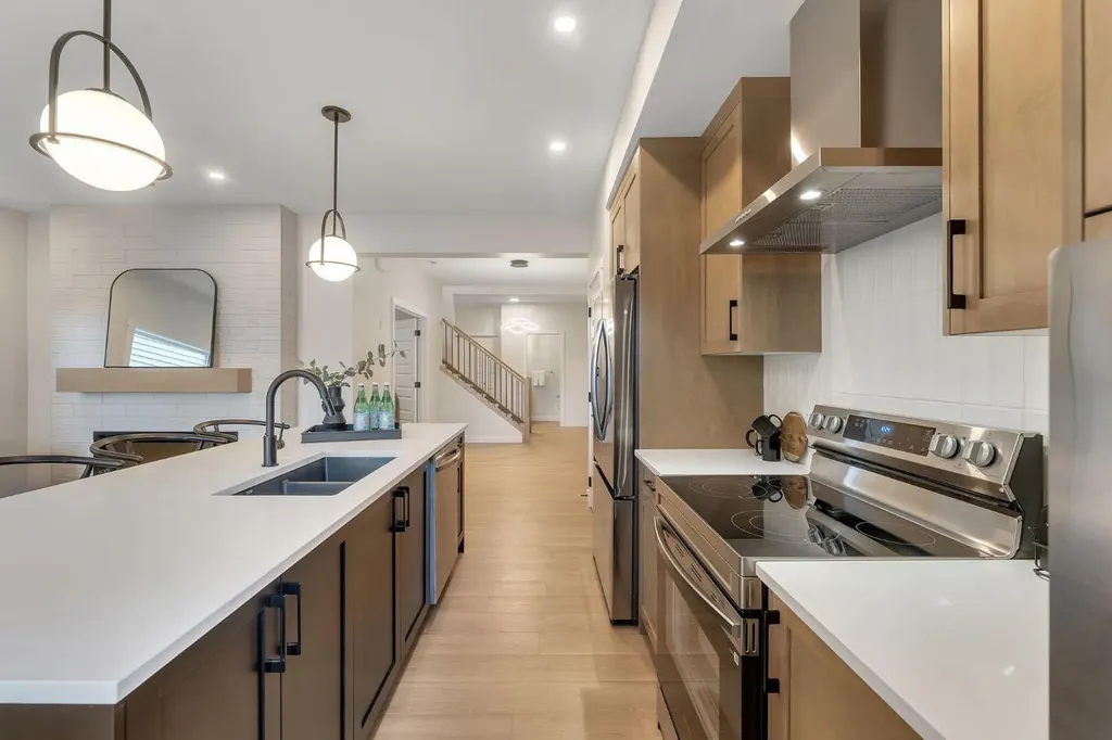 445 Lewiston Landing NE Calgary AB T3P 0T7