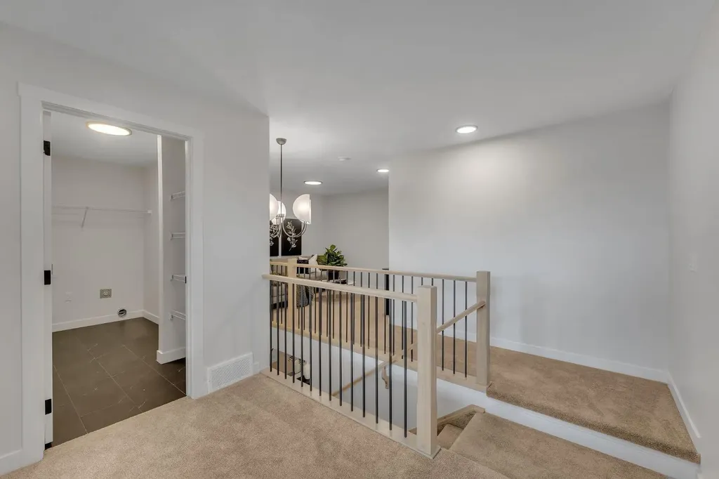 445 Lewiston Landing NE Calgary AB T3P 0T7