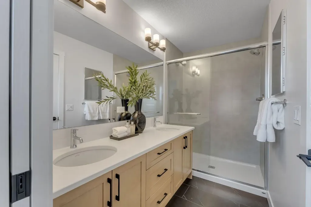 445 Lewiston Landing NE Calgary AB T3P 0T7