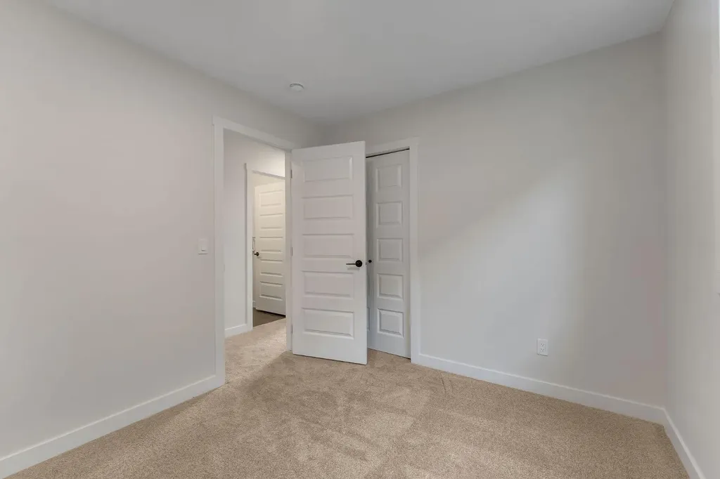 445 Lewiston Landing NE Calgary AB T3P 0T7