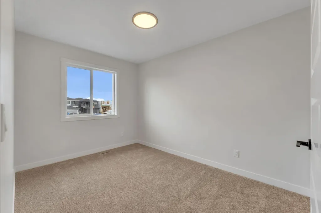 445 Lewiston Landing NE Calgary AB T3P 0T7