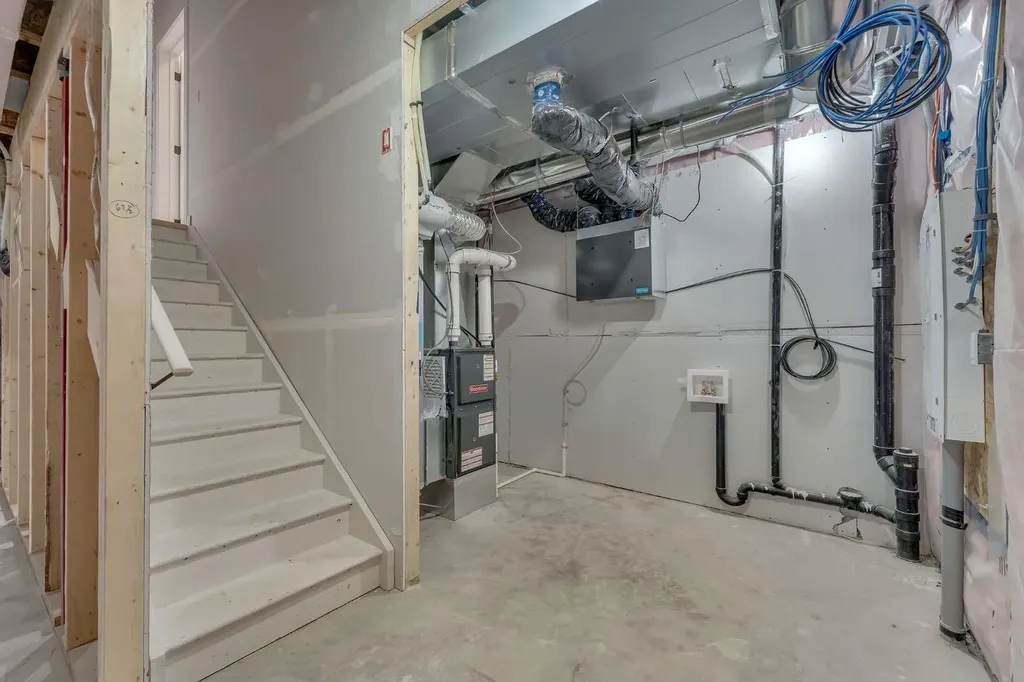 445 Lewiston Landing NE Calgary AB T3P 0T7