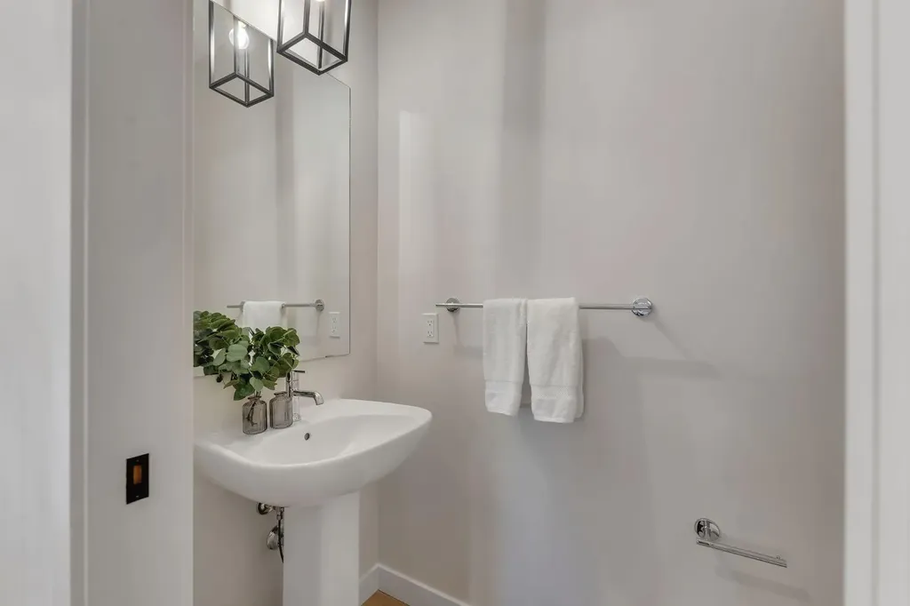 445 Lewiston Landing NE Calgary AB T3P 0T7