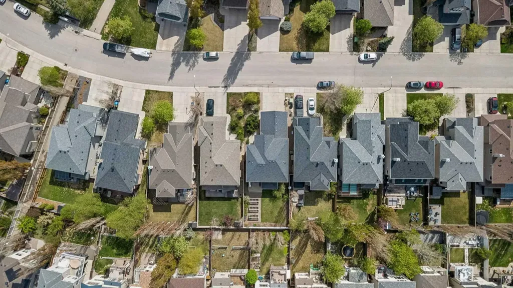 114 Tuscany Glen Place NW Calgary AB T2L 2Z4