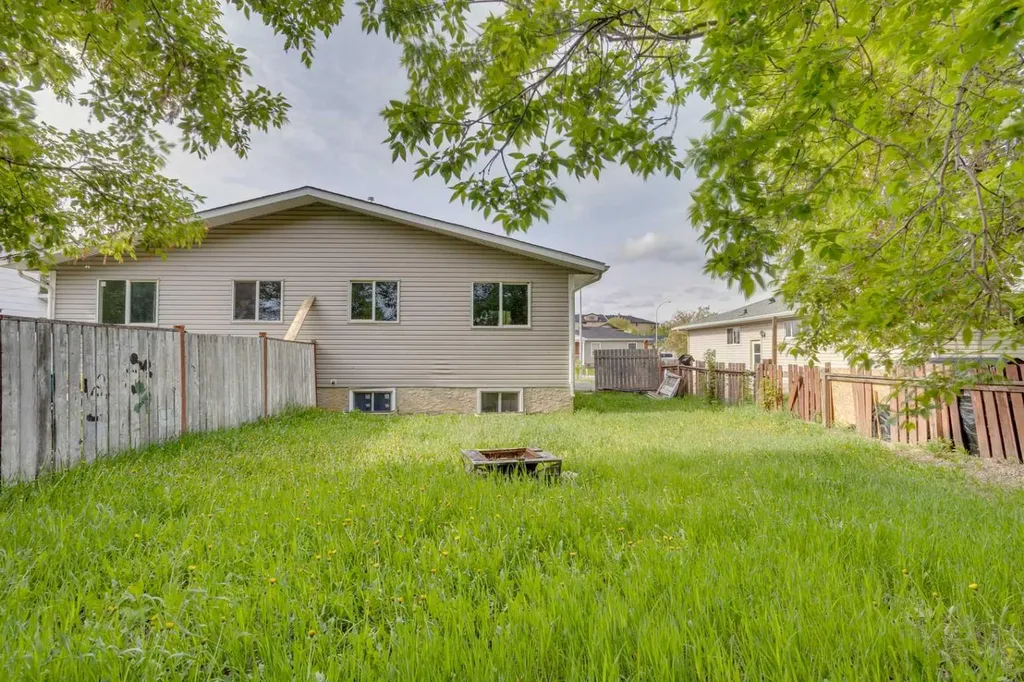 108 Caldwell Crescent Fort Mcmurray AB T9K1G2