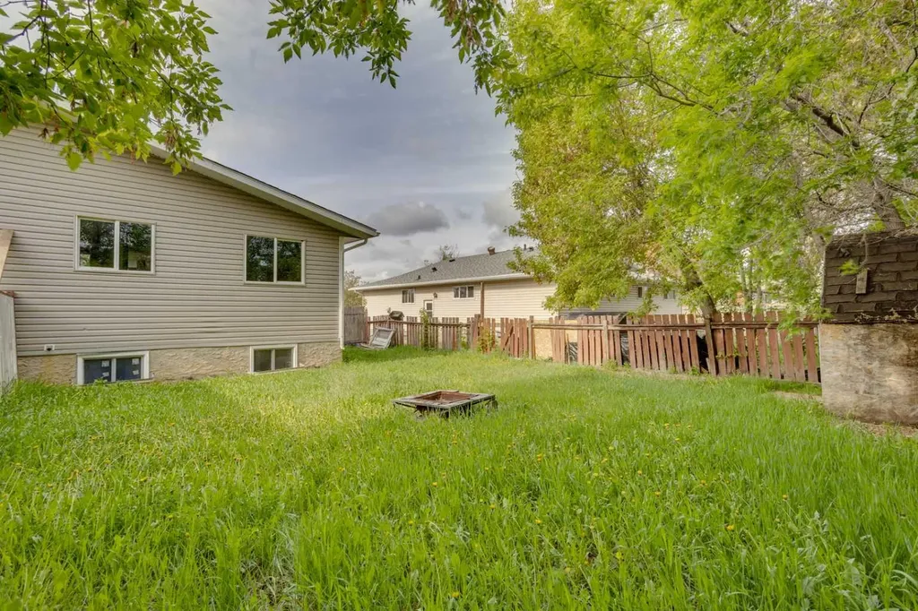 108 Caldwell Crescent Fort Mcmurray AB T9K1G2
