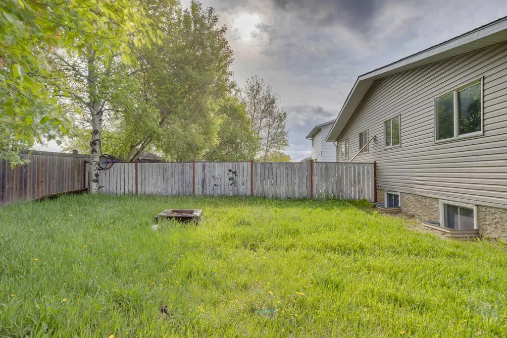 108 Caldwell Crescent Fort Mcmurray AB T9K1G2