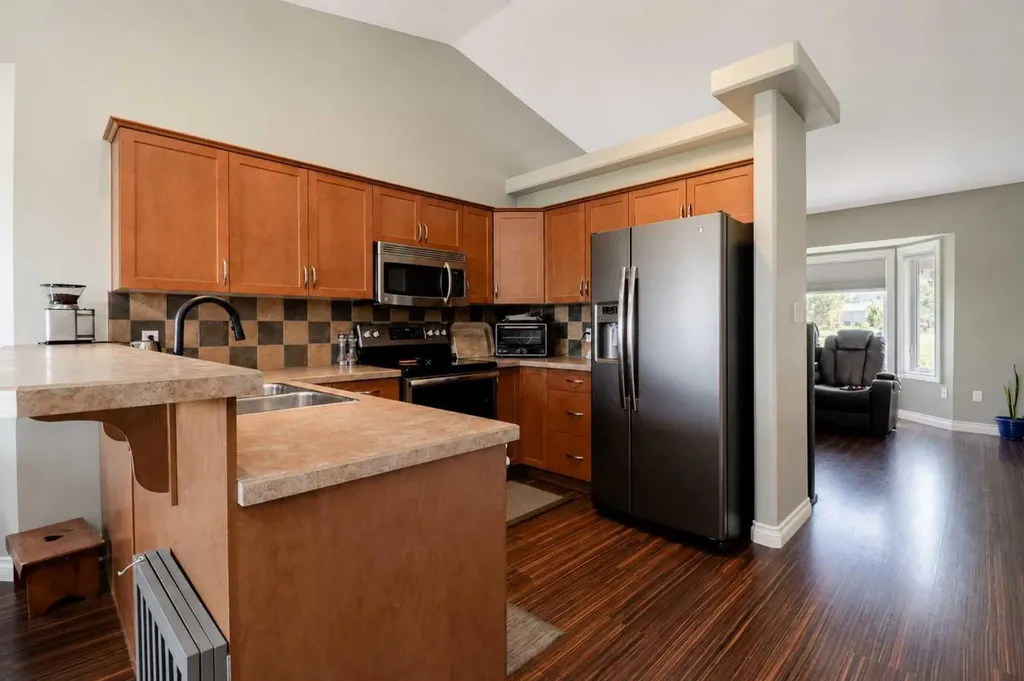 10113 93 Street Sexsmith AB T0H 3C0