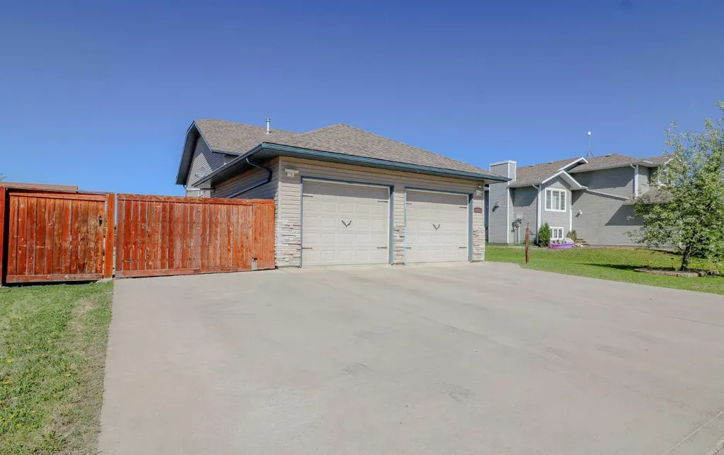 10113 93 Street Sexsmith AB T0H 3C0