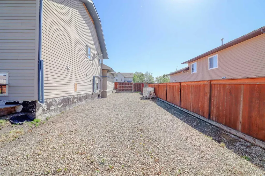 10113 93 Street Sexsmith AB T0H 3C0