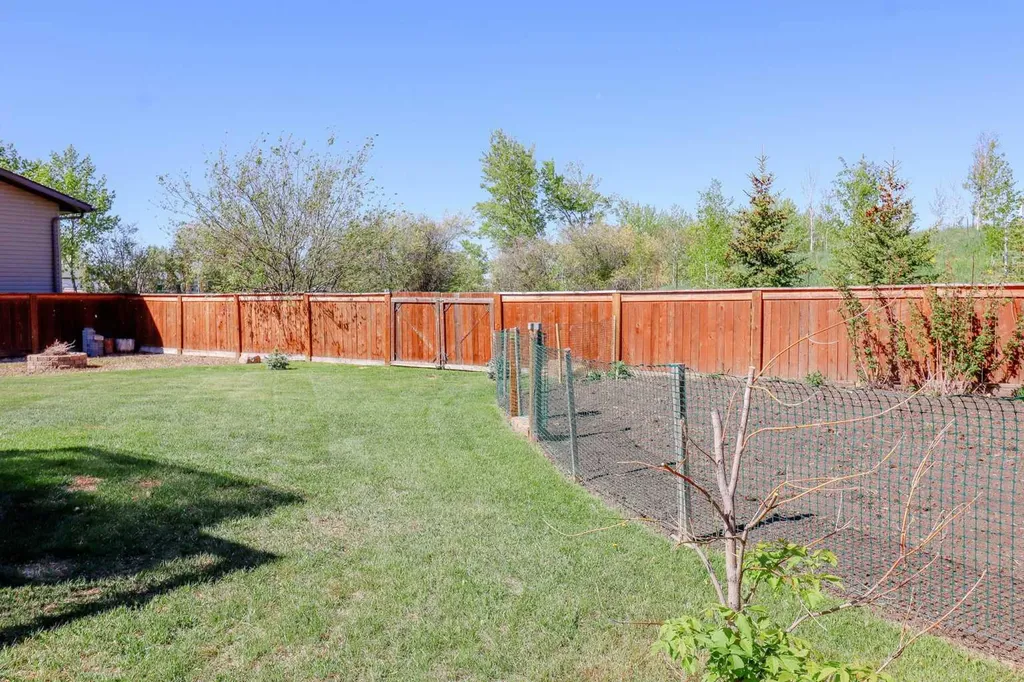 10113 93 Street Sexsmith AB T0H 3C0