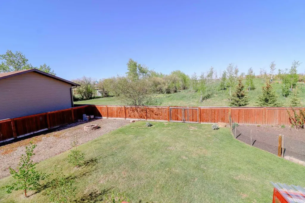 10113 93 Street Sexsmith AB T0H 3C0