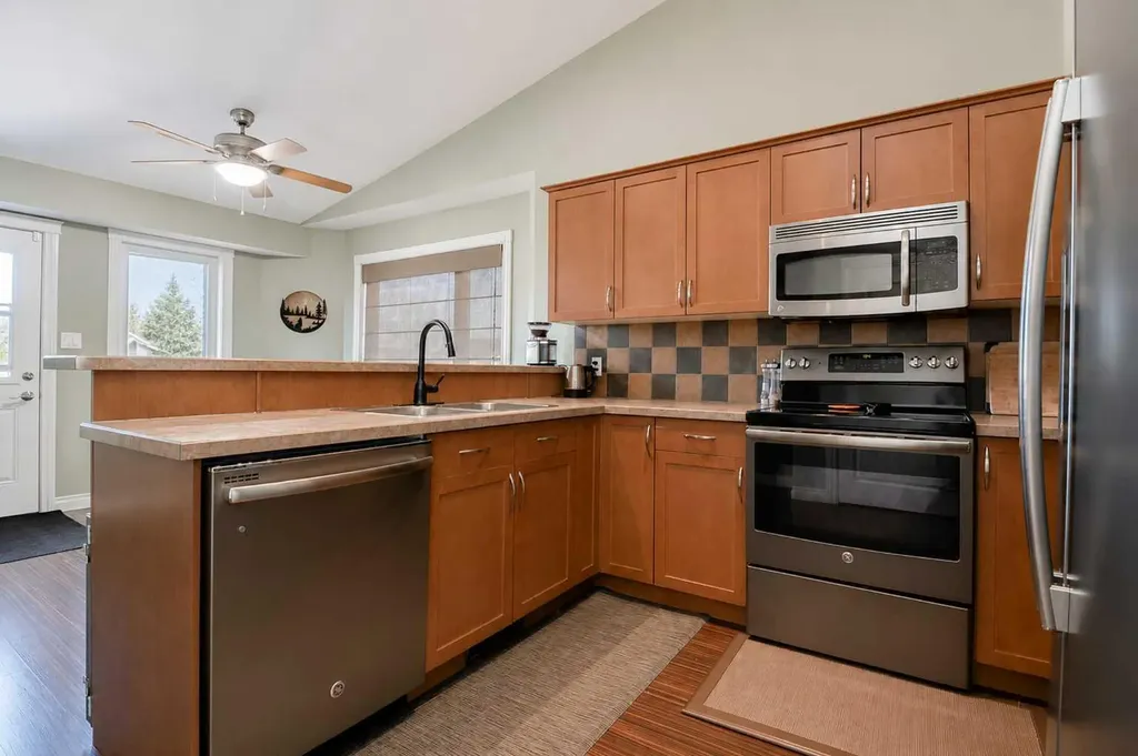 10113 93 Street Sexsmith AB T0H 3C0