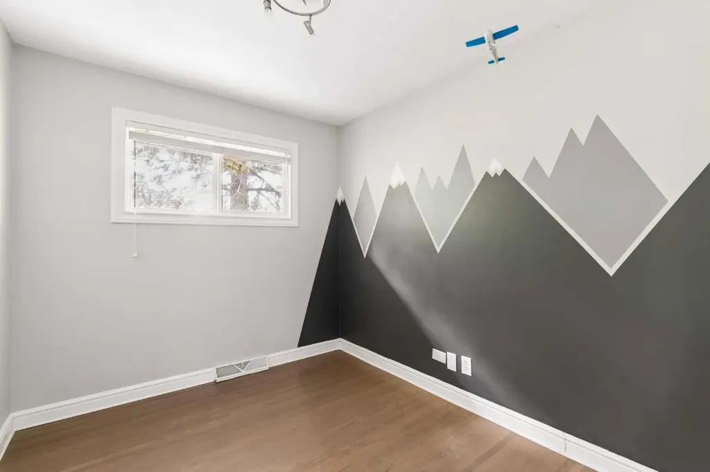5615 20 Street SW Calgary AB T3E 1R3