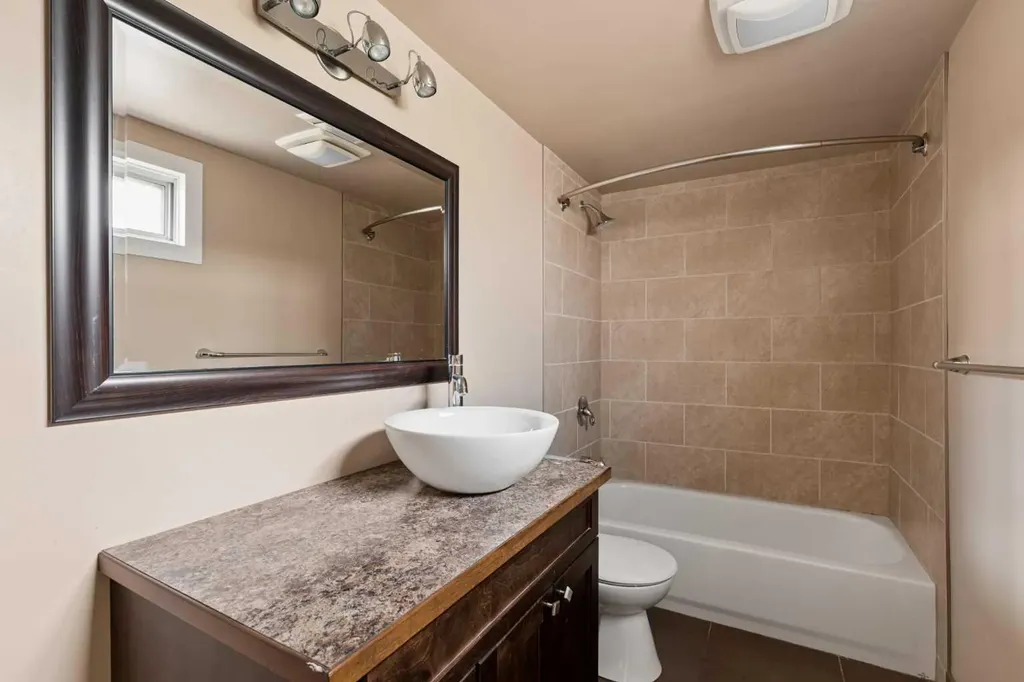 5615 20 Street SW Calgary AB T3E 1R3