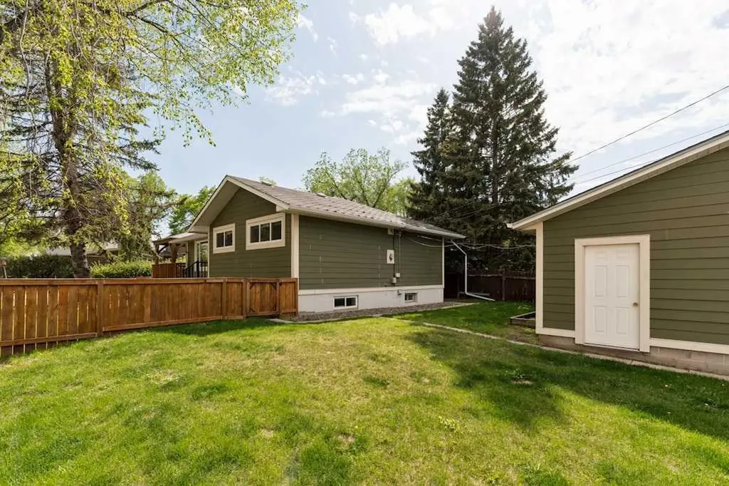 5615 20 Street SW Calgary AB T3E 1R3