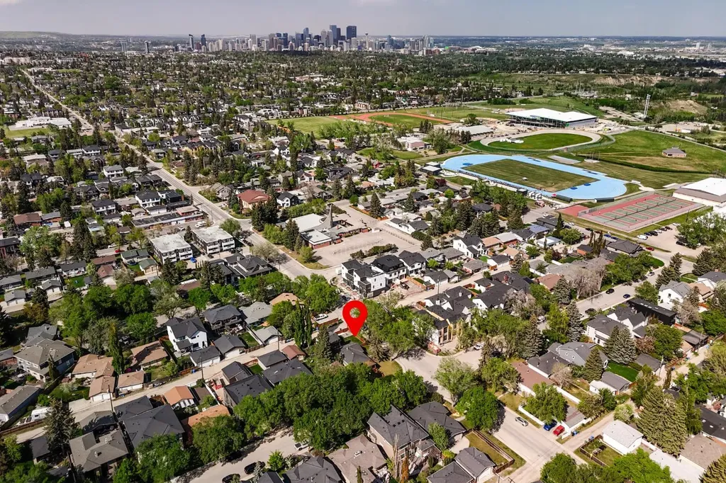 5615 20 Street SW Calgary AB T3E 1R3