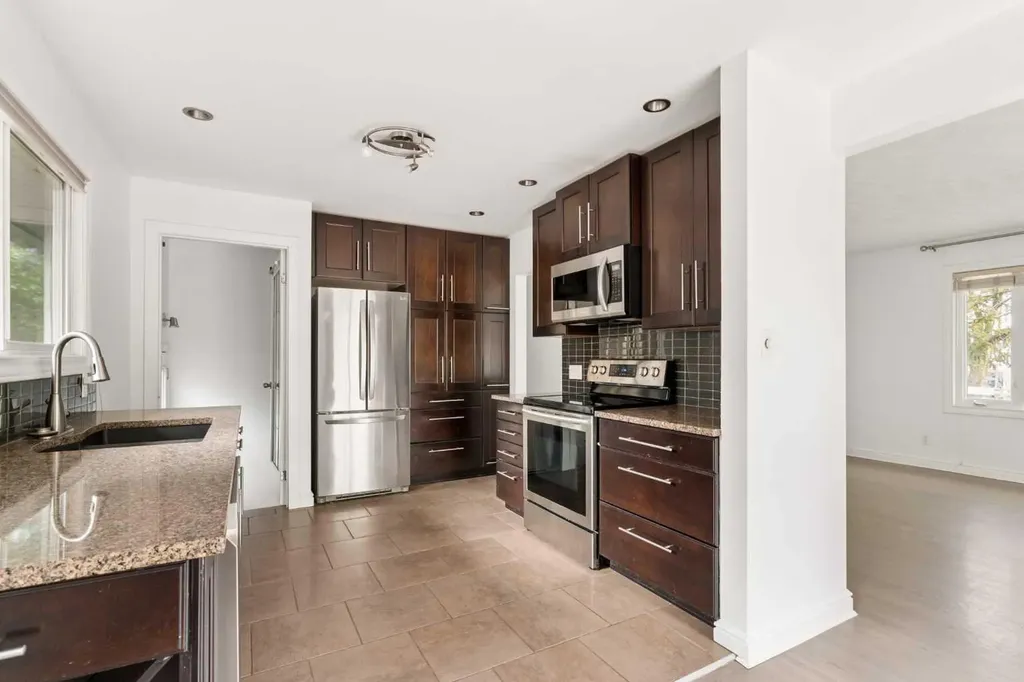 5615 20 Street SW Calgary AB T3E 1R3