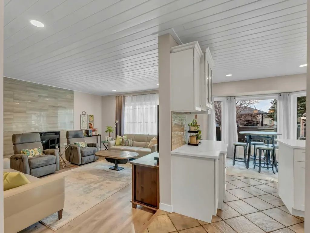 11 Taylor Crescent SE Medicine Hat AB T1B3X5