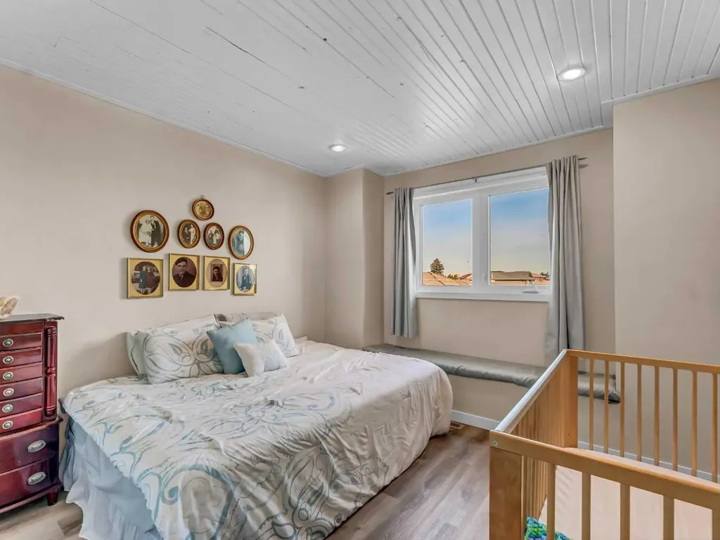 11 Taylor Crescent SE Medicine Hat AB T1B3X5