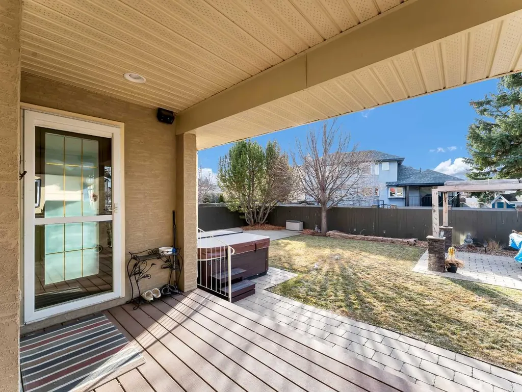 11 Taylor Crescent SE Medicine Hat AB T1B3X5