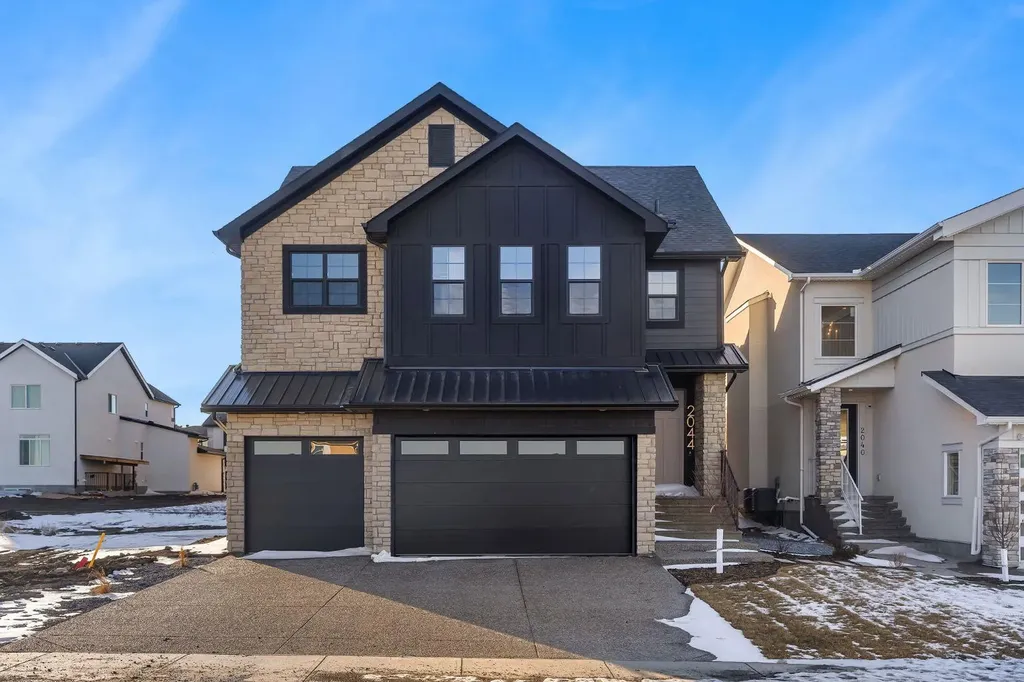 2044 Waterbury Road Chestermere AB T1X 3A9