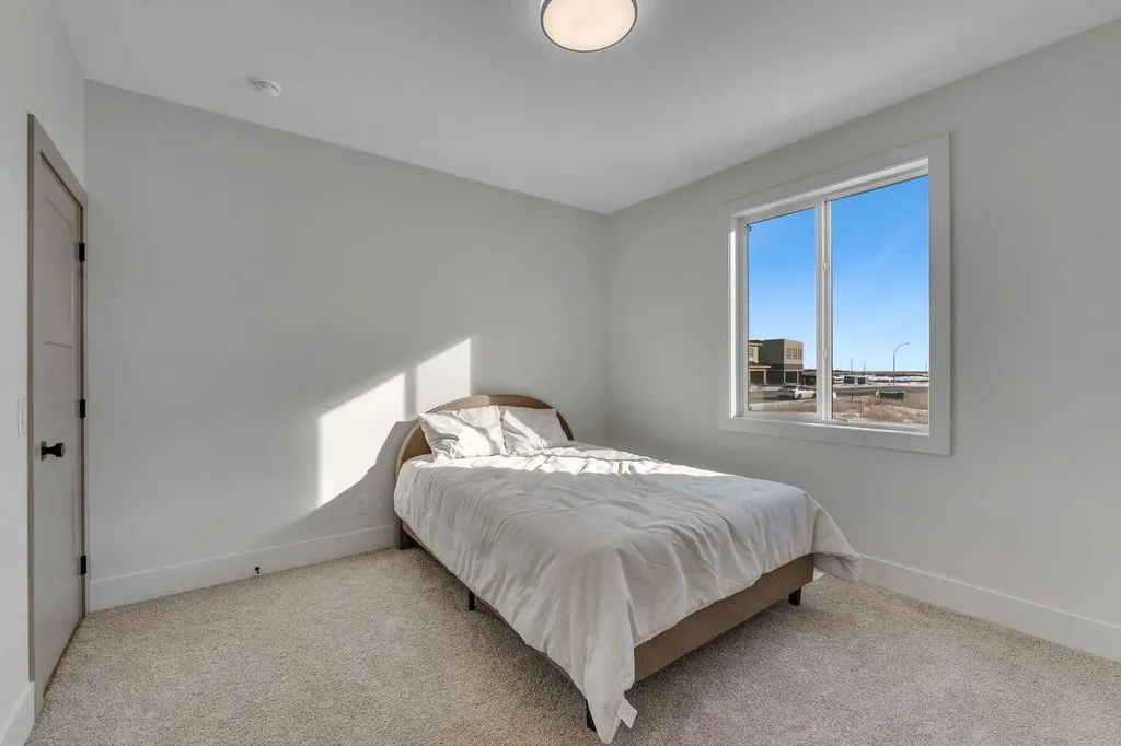2044 Waterbury Road Chestermere AB T1X 3A9
