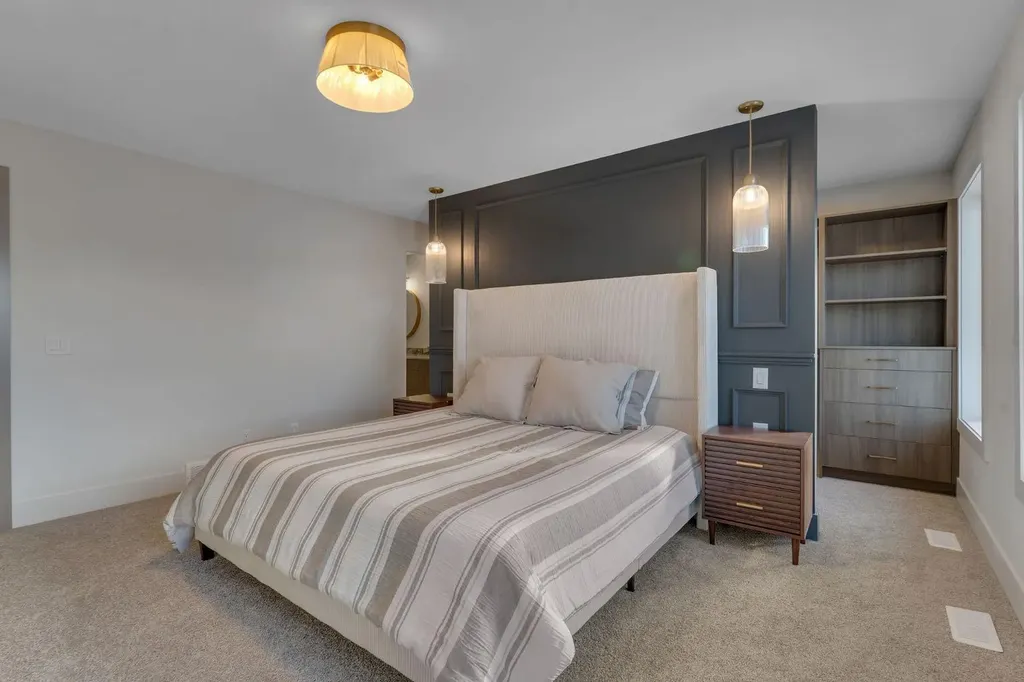 2044 Waterbury Road Chestermere AB T1X 3A9