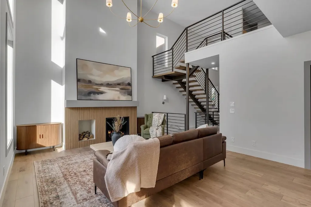 2044 Waterbury Road Chestermere AB T1X 3A9