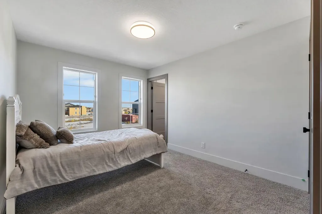 2044 Waterbury Road Chestermere AB T1X 3A9
