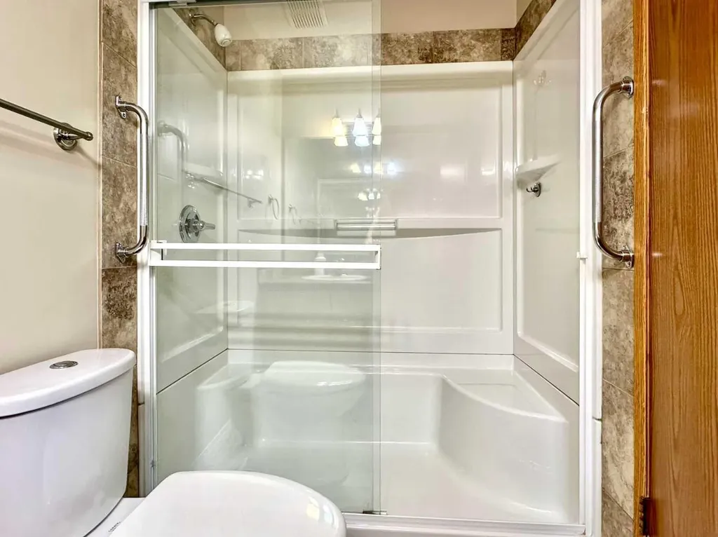 2816 Botterill Crescent Red Deer AB T4R 2H7