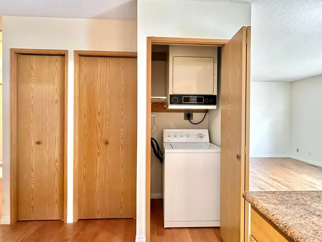 2816 Botterill Crescent Red Deer AB T4R 2H7