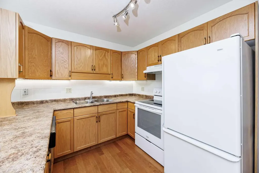 2816 Botterill Crescent Red Deer AB T4R 2H7
