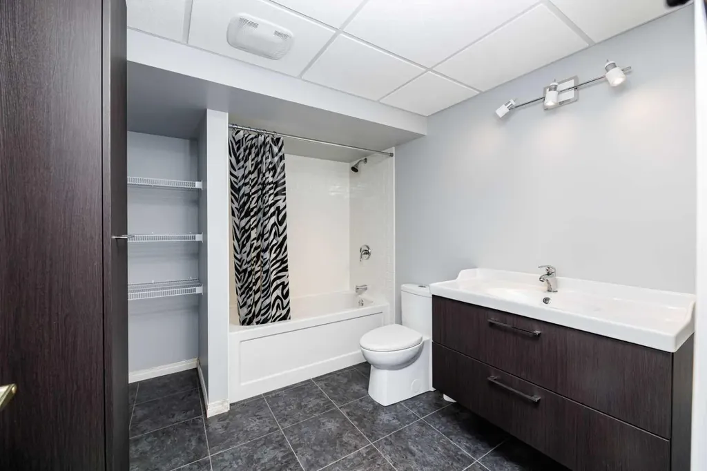 2816 Botterill Crescent Red Deer AB T4R 2H7