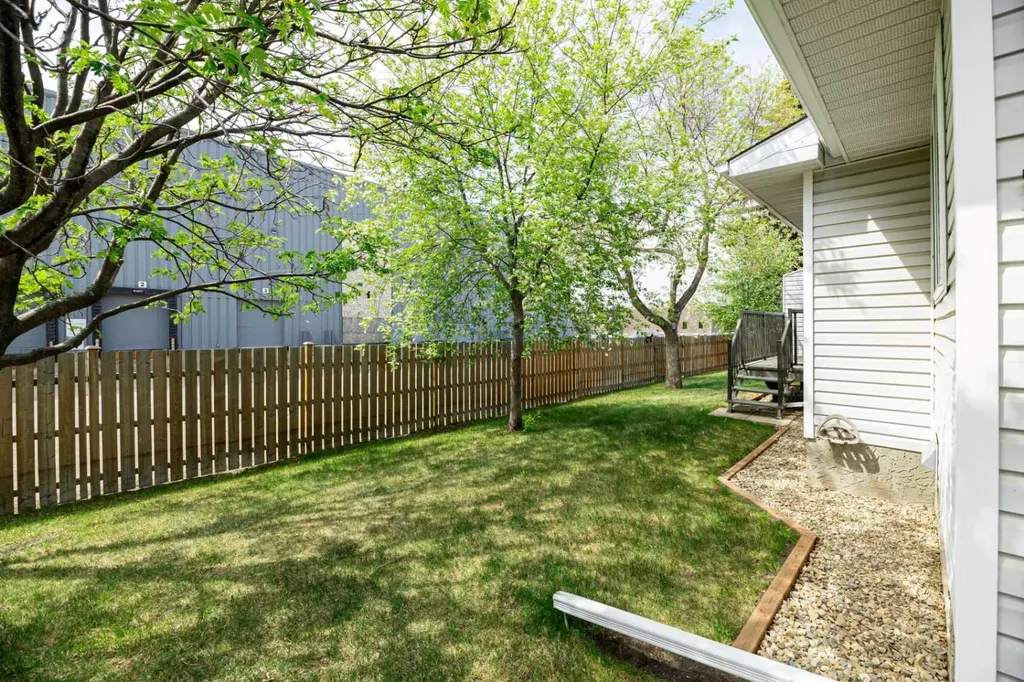 2816 Botterill Crescent Red Deer AB T4R 2H7