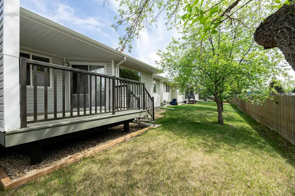 2816 Botterill Crescent Red Deer AB T4R 2H7