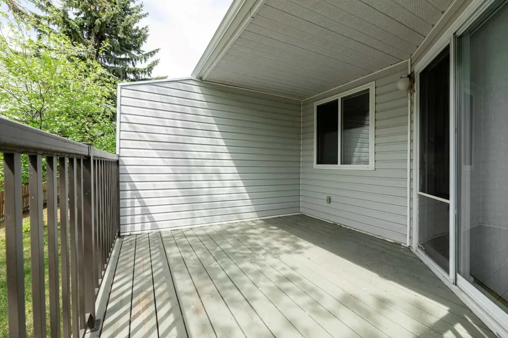 2816 Botterill Crescent Red Deer AB T4R 2H7